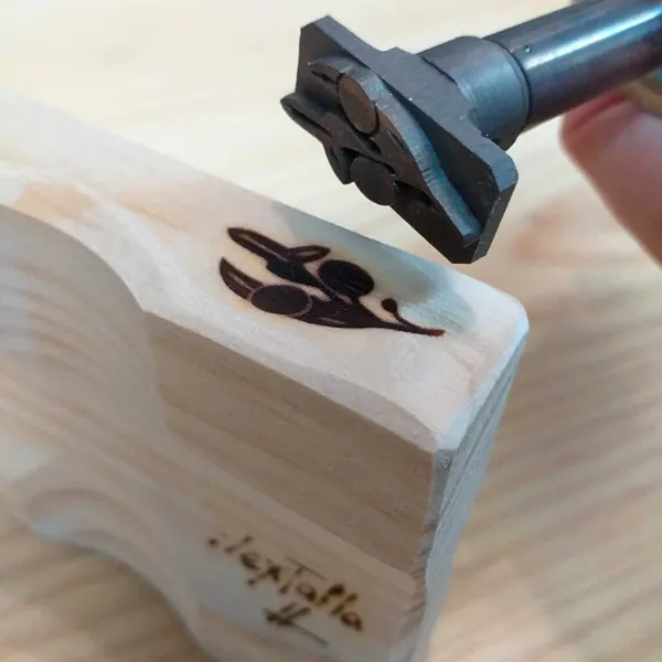 Jabonera de madera artesanal - Imagen 2